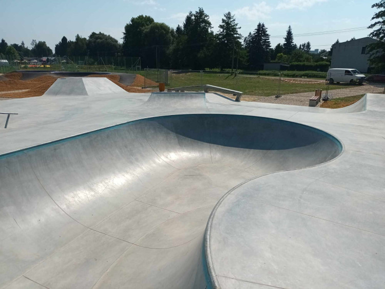 FOTOGALERIE: Moderní skatepark v Litovli je před dokončením