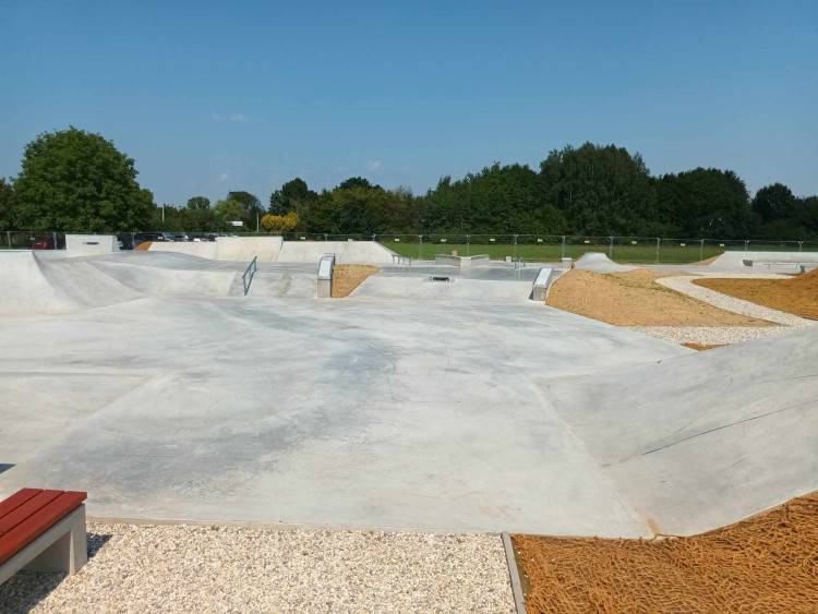 FOTOGALERIE: Moderní skatepark v Litovli je před dokončením