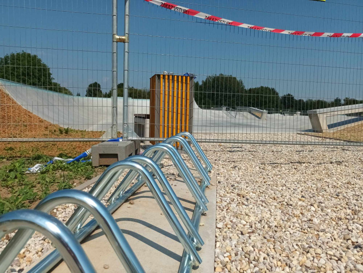 FOTOGALERIE: Moderní skatepark v Litovli je před dokončením