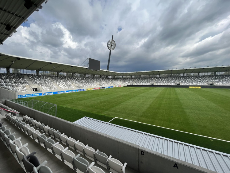 GALERIE: Otevření nového fotbalového stadionu v Hradci Králové