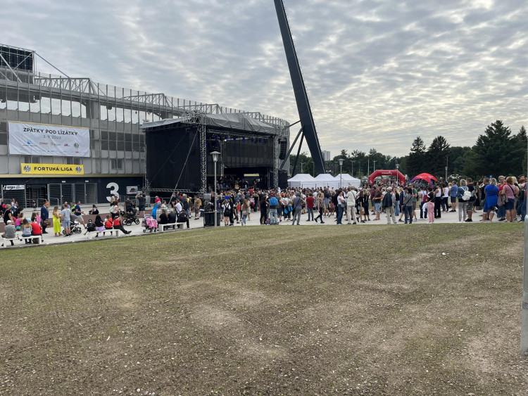 GALERIE: Otevření nového fotbalového stadionu v Hradci Králové