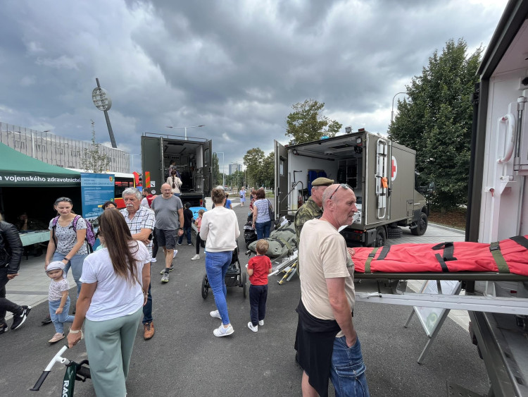 GALERIE: Otevření nového fotbalového stadionu v Hradci Králové