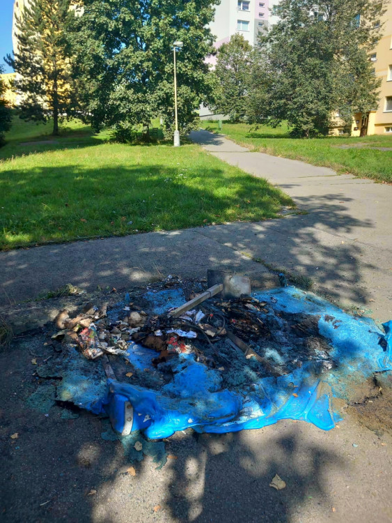 Požár kontejnerů na Špičáku