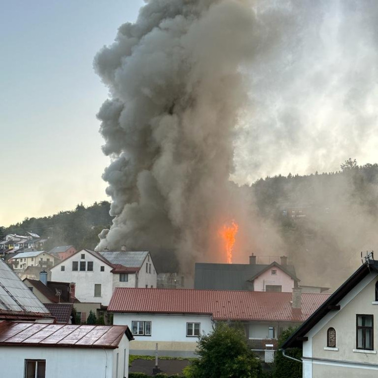 Požár rekonstruovaného penzionu v Tanvaldě