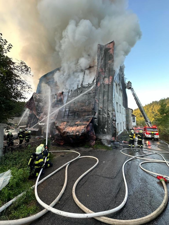 Požár rekonstruovaného penzionu v Tanvaldě