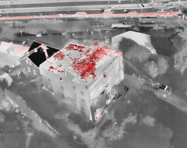 Požár rekonstruovaného penzionu v Tanvaldě