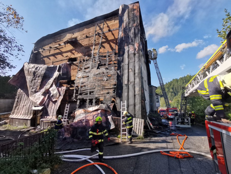 Požár rekonstruovaného penzionu v Tanvaldě