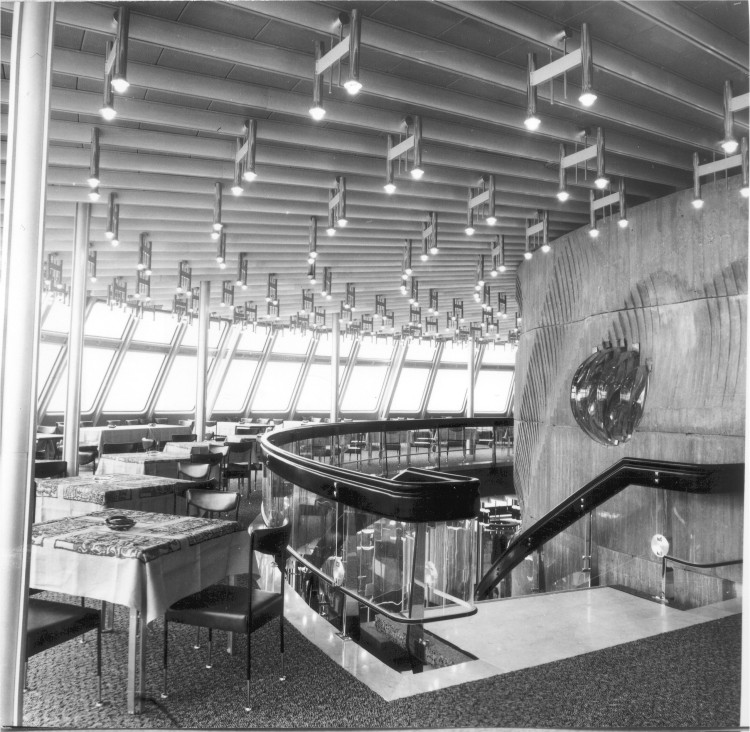 Hotel a vysílač Ještěd slaví 50 let od otevření