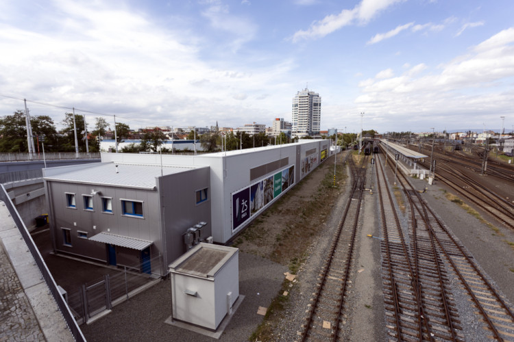 FOTOGALERIE: Stometrová hala pro tramvaje v Olomouci chrání vozy před počasím i vandaly
