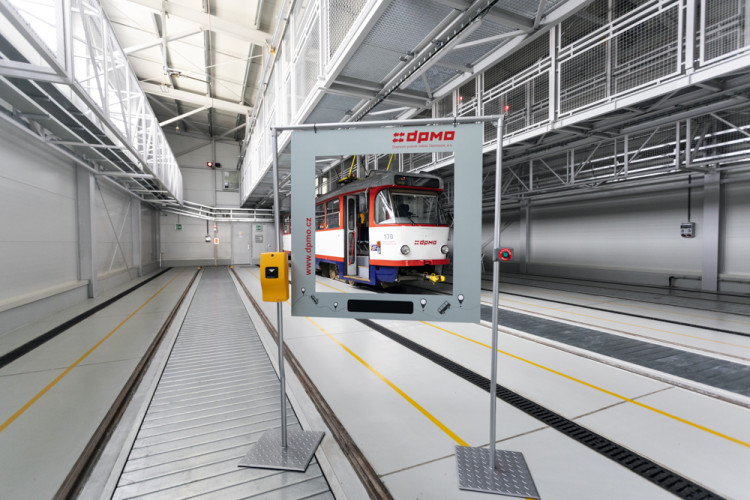 FOTOGALERIE: Stometrová hala pro tramvaje v Olomouci chrání vozy před počasím i vandaly