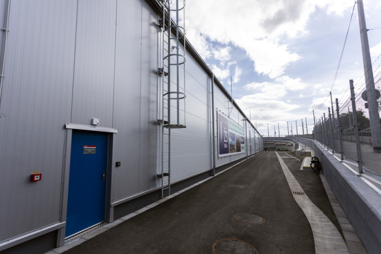 FOTOGALERIE: Stometrová hala pro tramvaje v Olomouci chrání vozy před počasím i vandaly