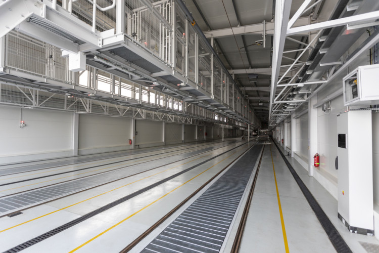 FOTOGALERIE: Stometrová hala pro tramvaje v Olomouci chrání vozy před počasím i vandaly