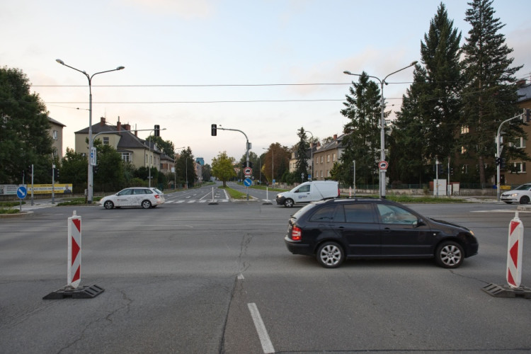 FOTOGALERIE: Začala šestitýdenní uzavírka páteřní silnice v Olomouci