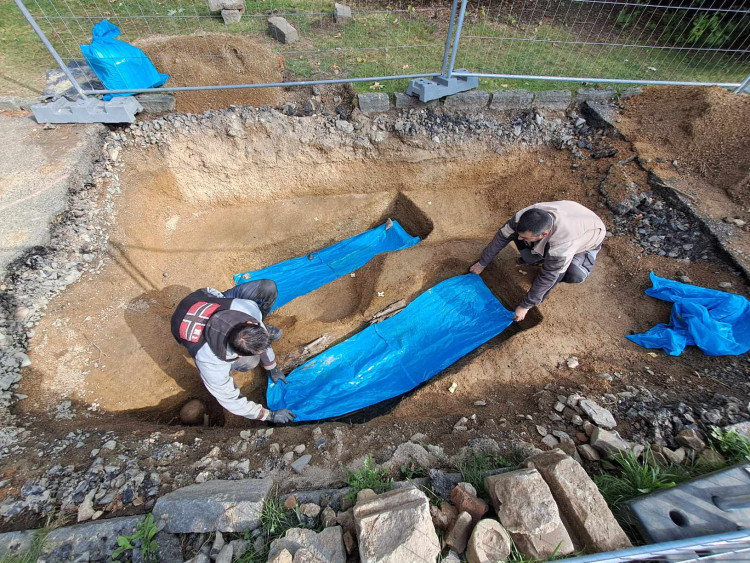 Odhalené hroby a kostry v parku Budyšínská