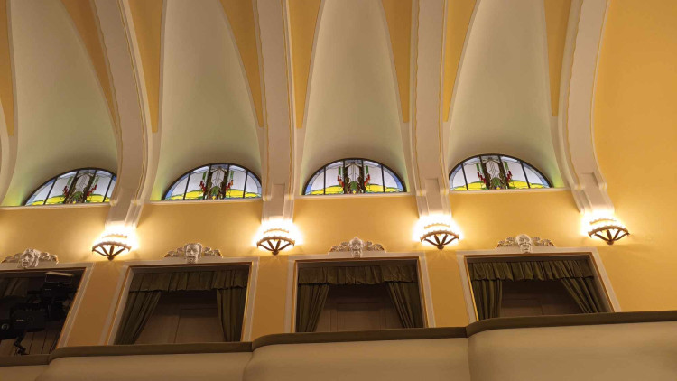 FOTOGALERIE: Obnovené vitráže proměnily prostějovský Národní dům