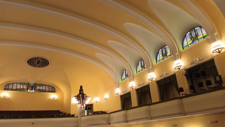 FOTOGALERIE: Obnovené vitráže proměnily prostějovský Národní dům