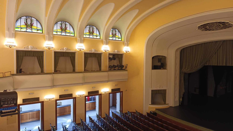 FOTOGALERIE: Obnovené vitráže proměnily prostějovský Národní dům