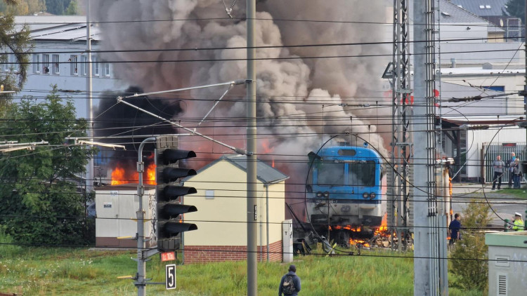 FOTOGALERIE: Srážka kamionu a osobní vlaku v Olomouci