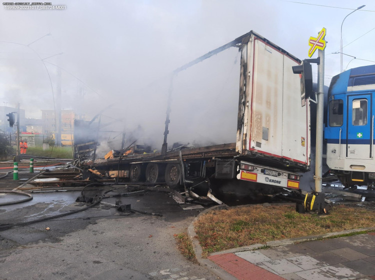 FOTOGALERIE: Srážka kamionu a osobní vlaku v Olomouci