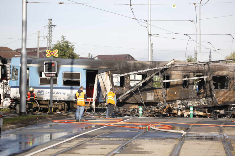 FOTOGALERIE: Srážka kamionu a osobní vlaku v Olomouci