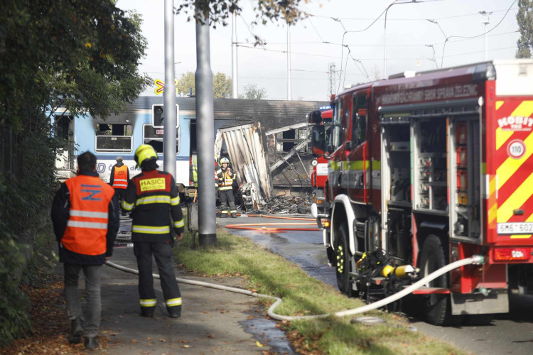 FOTOGALERIE: Srážka kamionu a osobní vlaku v Olomouci