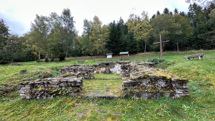 Základy kaple v Křížkově