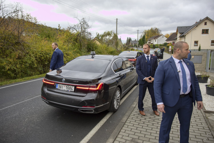 FOTOGALERIE: Prezident Pavel navštívil textilní podnik v Jeseníku i školu ve Vápenné