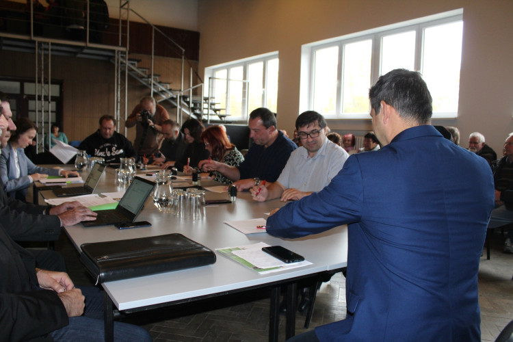 Veřejné projednání ohledně stanovení průzkumného území pro zvláštní zásahy do zemské kůry na lokalitě Hrádek