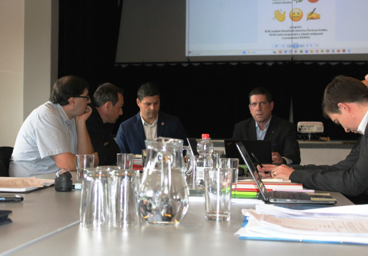 Veřejné projednání ohledně stanovení průzkumného území pro zvláštní zásahy do zemské kůry na lokalitě Hrádek