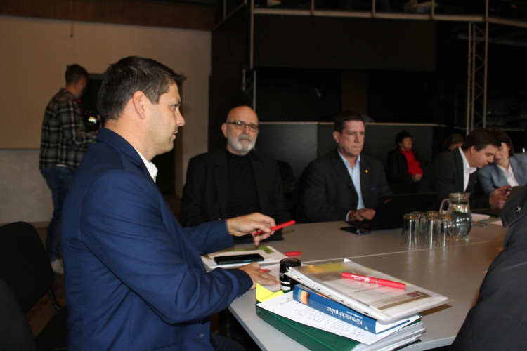 Veřejné projednání ohledně stanovení průzkumného území pro zvláštní zásahy do zemské kůry na lokalitě Hrádek