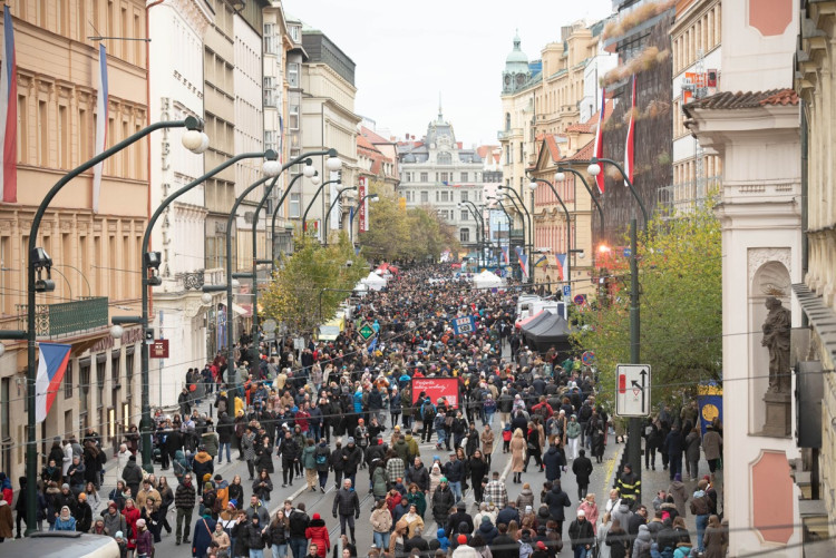 FOTOGALERIE: Podívejte se na atmosféru na oslavách na Národní
