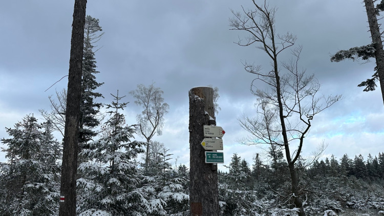 Zimní výlet na brdskou osmistovku Nad Maráskem