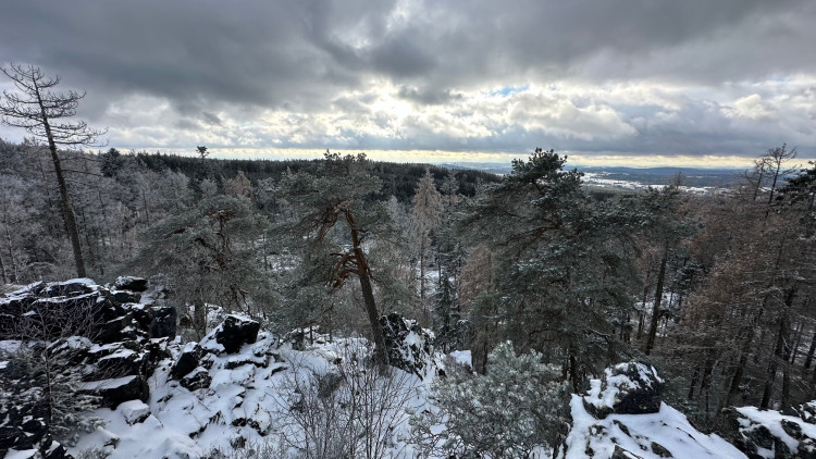Zimní výlet na brdskou osmistovku Nad Maráskem