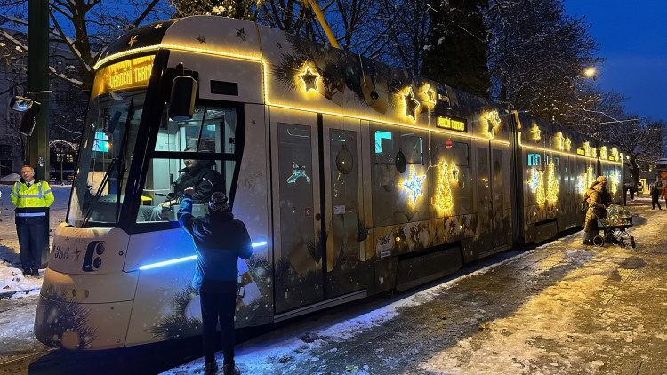 FOTOGALERIE: Vánoční tramvaj poprvé vyjíždí