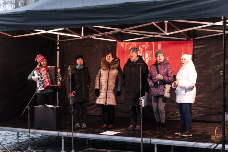 FOTOGALERIE: Vánoční trhy na olomoucké náplavce mají za sebou první ročník