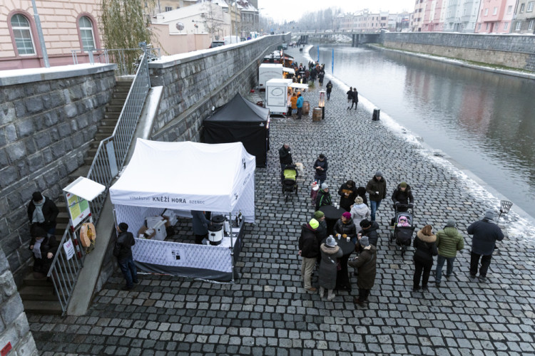 FOTOGALERIE: Vánoční trhy na olomoucké náplavce mají za sebou první ročník