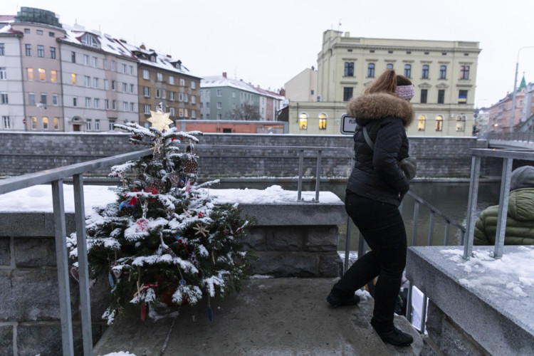 FOTOGALERIE: Vánoční trhy na olomoucké náplavce mají za sebou první ročník
