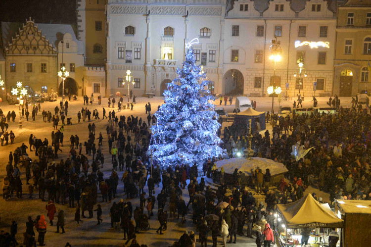 Vánoční strom na začátku prosince rozsvítili také v Táboře. Foto: Město Tábor