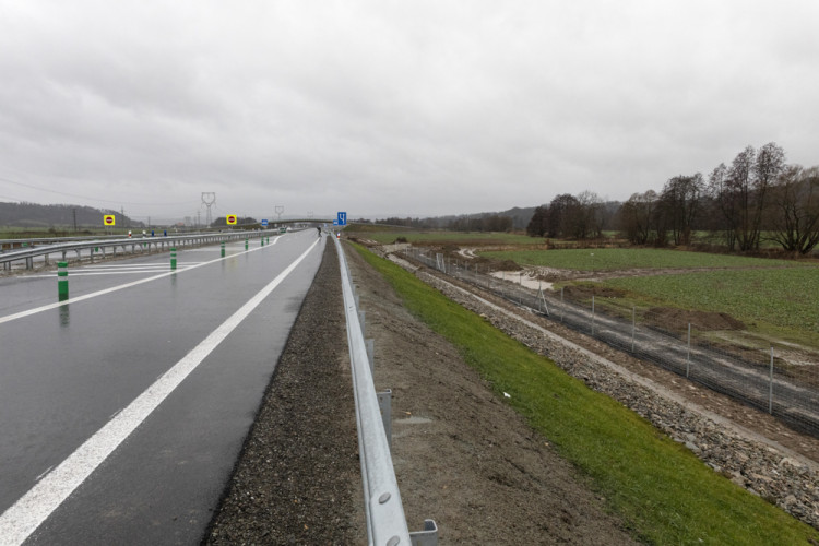 FOTOGALERIE: Obchvat Bludova za dva a půl miliardy korun je připraven pro motoristy