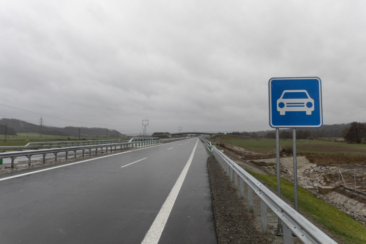 FOTOGALERIE: Obchvat Bludova za dva a půl miliardy korun je připraven pro motoristy