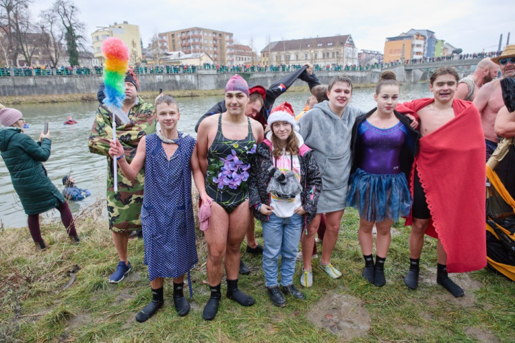 FOTOGALERIE: Otužilce v Přerově sledovaly tisíce lidí