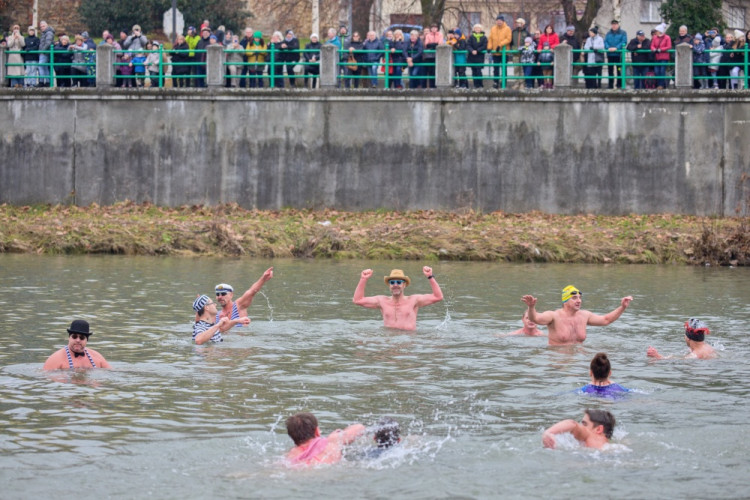 FOTOGALERIE: Otužilce v Přerově sledovaly tisíce lidí