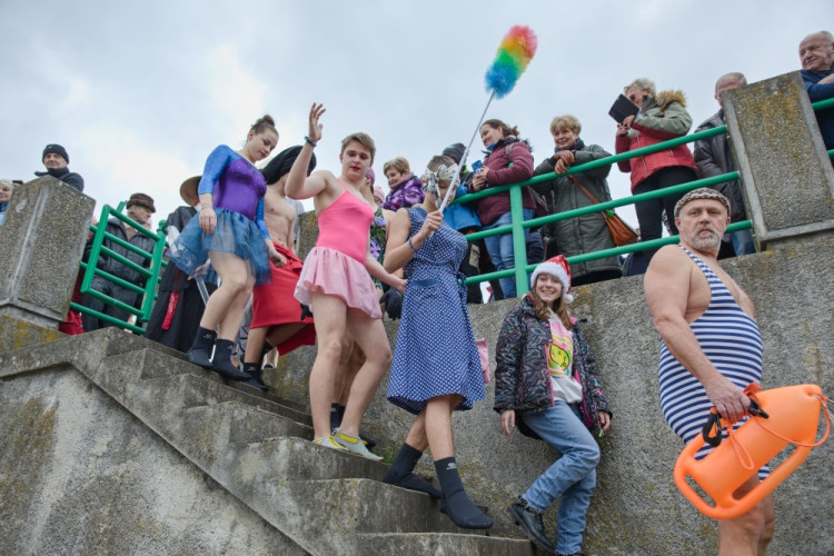 FOTOGALERIE: Otužilce v Přerově sledovaly tisíce lidí