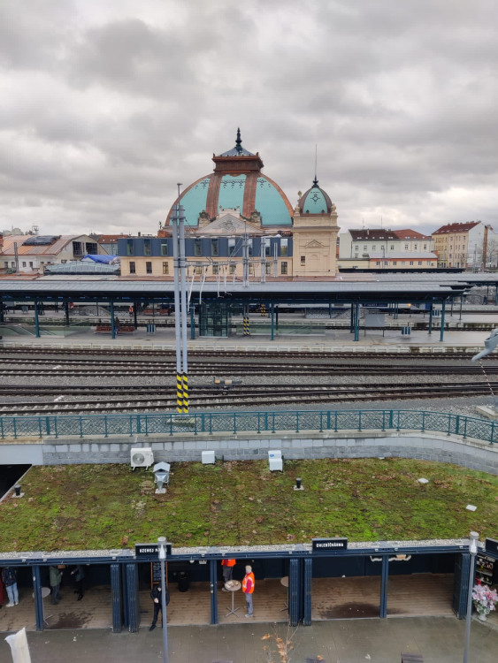 FOTOGALERIE: Rekonstrukce nádražní budovy je u konce