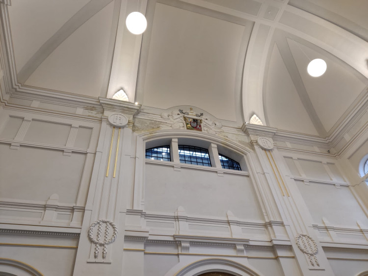 FOTOGALERIE: Rekonstrukce nádražní budovy je u konce