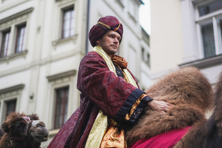 FOTOGALERIE: Prahou prošel tříkrálový průvod, nechyběli velbloudi