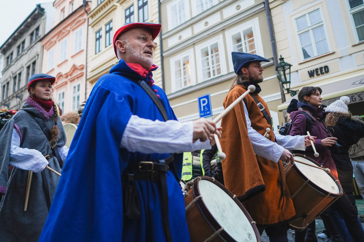 FOTOGALERIE: Prahou prošel tříkrálový průvod, nechyběli velbloudi