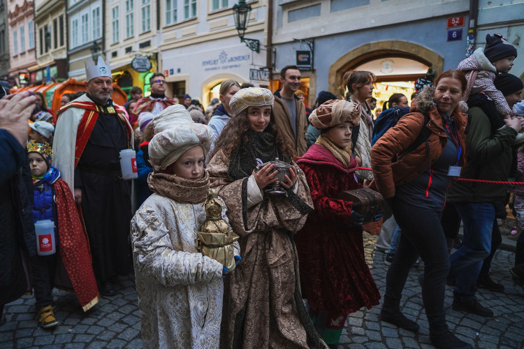FOTOGALERIE: Prahou prošel tříkrálový průvod, nechyběli velbloudi