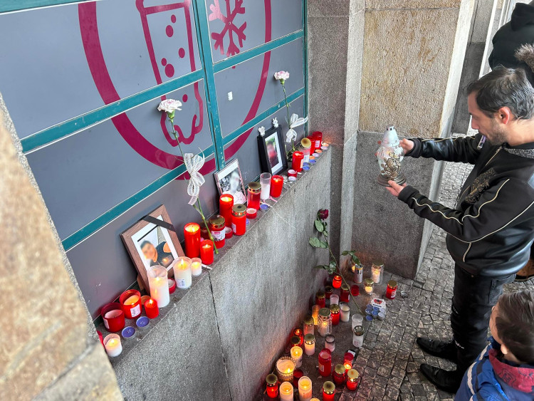 GALERIE: Pietní akt za zavražděného čtrnáctiletého chlapce