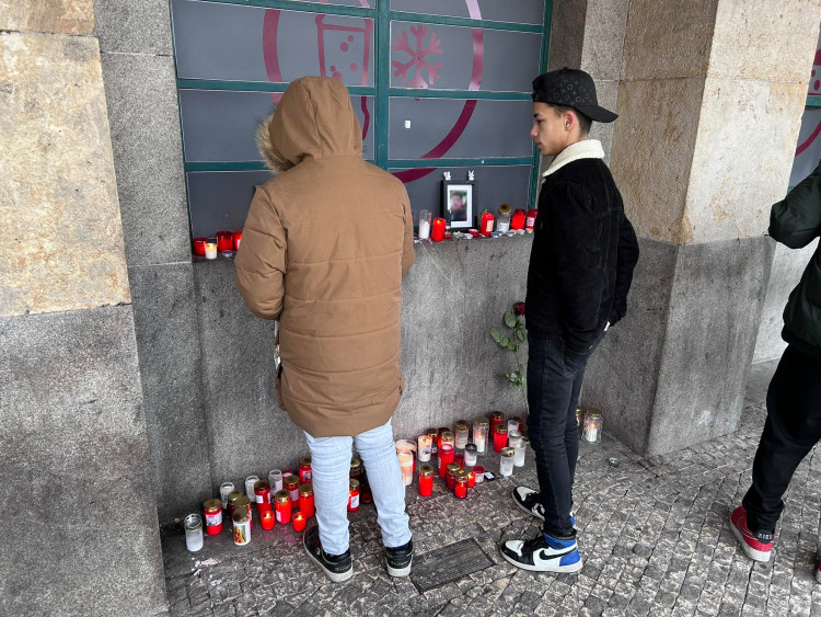 GALERIE: Pietní akt za zavražděného čtrnáctiletého chlapce